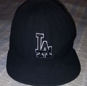La Dodgers black hat. Size 7 5/8